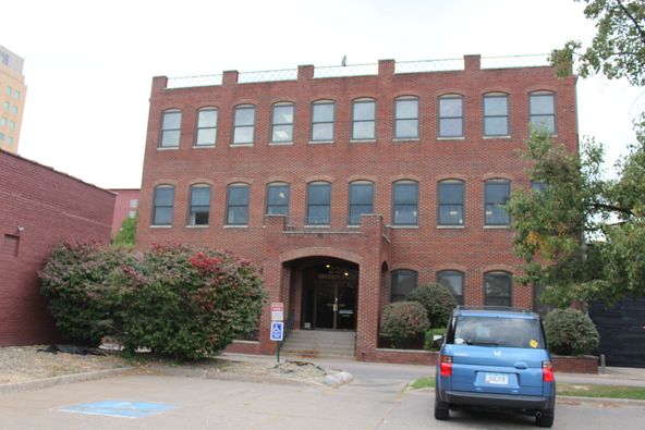 Emerson Place: 220 Emerson Pl, Davenport, IA 52801